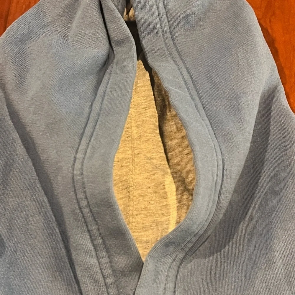 Nike Hoodie Size Large Embroidered Logo Rubber Tag Quality Piece Worn Just Right